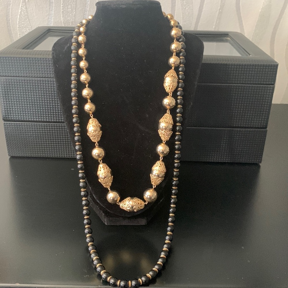 Gold tone and black beaded 2 piece necklace set